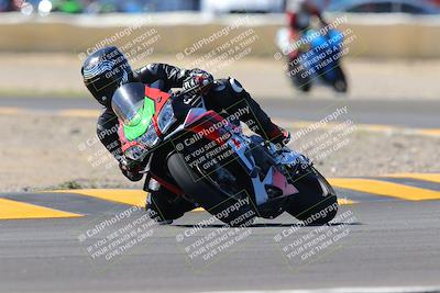 media/Oct-09-2022-SoCal Trackdays (Sun) [[95640aeeb6]]/Turn 2 (1110am)/